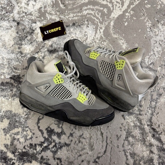 Air Jordan 4 Retro SE Mid Neon 95 - Size Uk7.5 / Us8 - Fast Dispatch 📦